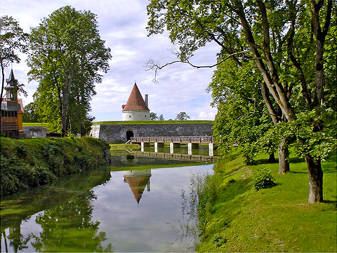 http://www.galeontour.com/ufiles/Image/saaremaa.jpg